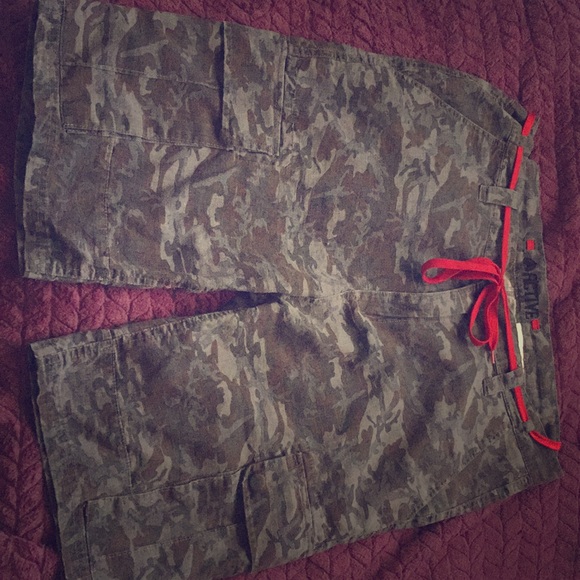 Active Ride shop Camouflage shorts - Picture 1 of 3